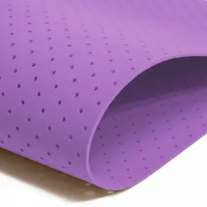 GOMA EVA PERFORADA FUCSIA 60X40